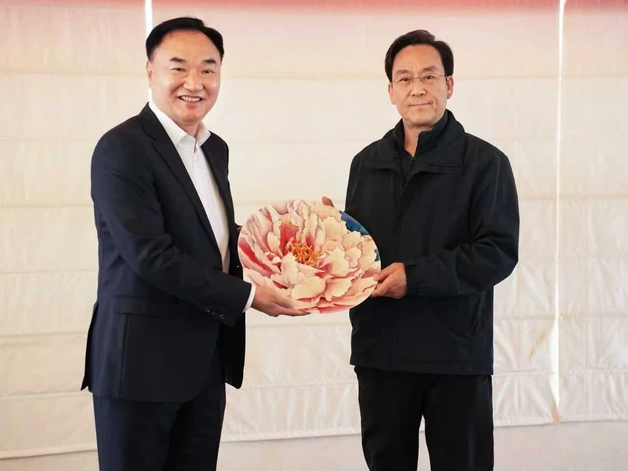 696087b8e4b08c07fcc462ab1