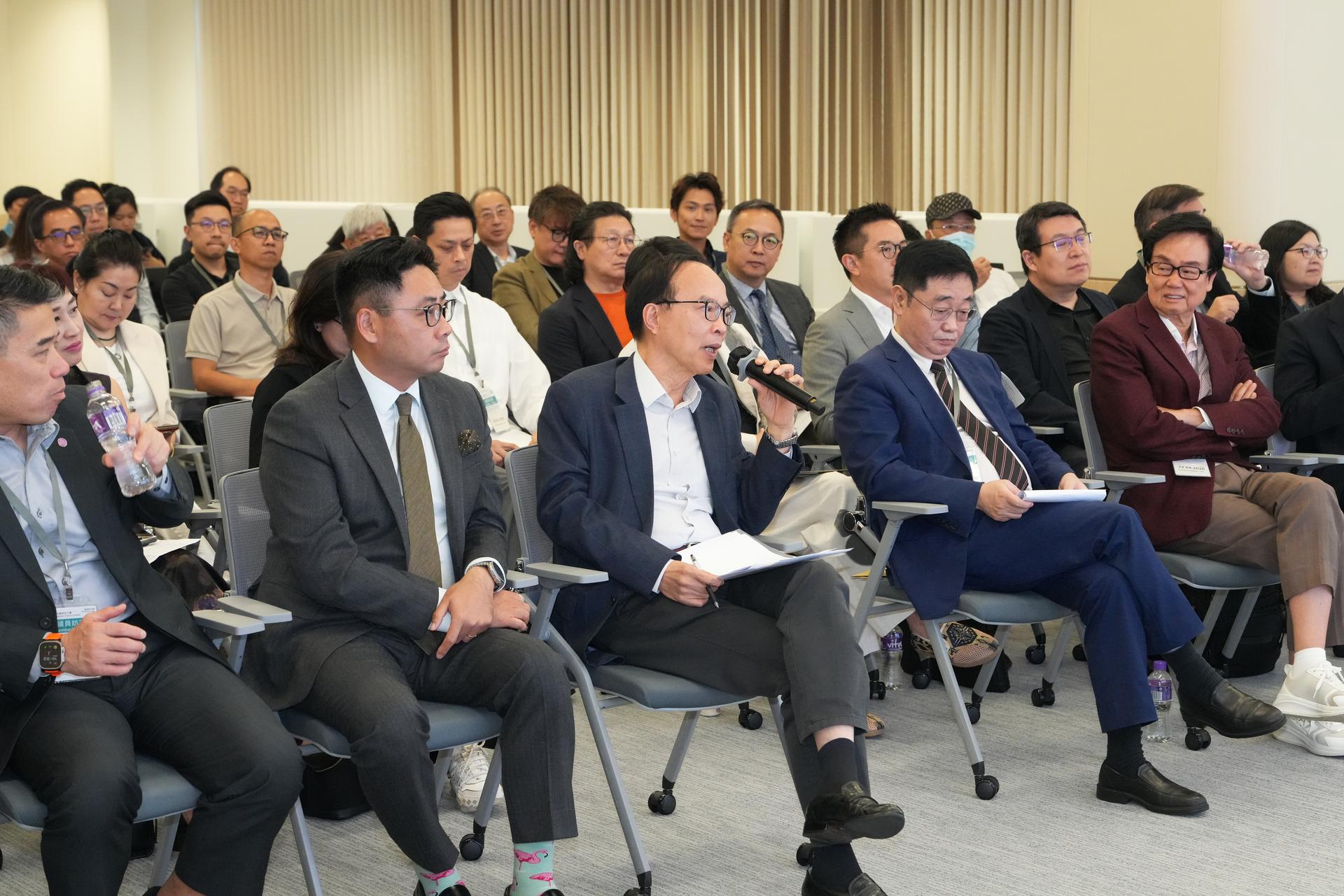 6 与会者发言（马逢国先生）