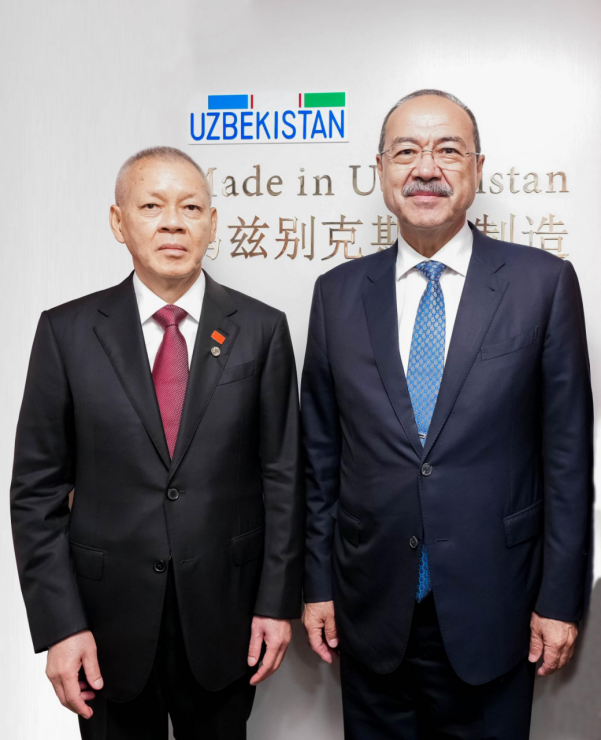 乌兹别克斯坦—中国（香港）商务论坛 暨“乌兹别克斯坦制造”展览在港隆重举行