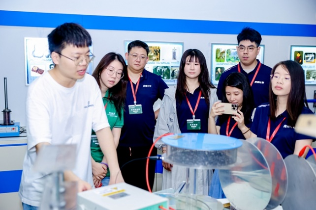 新能源主题交流团教师走进北京交通大学
